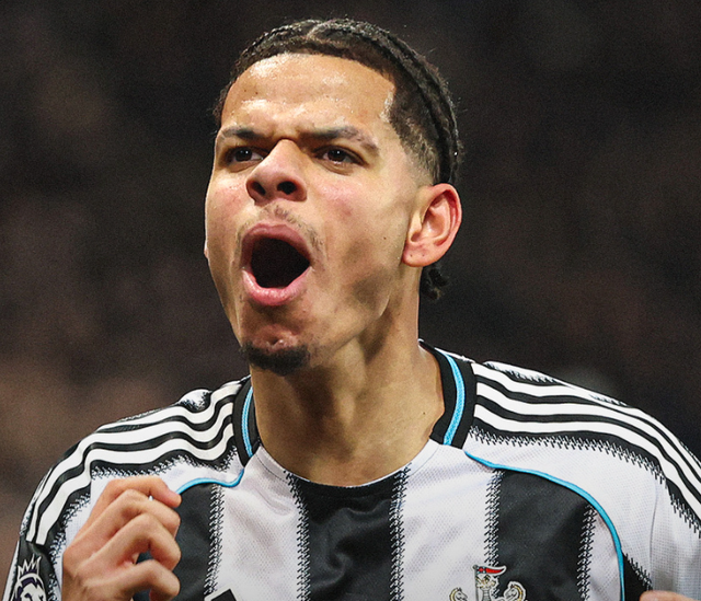 mk体育官网-1-2！英超争四乱了：卡帅首败+4队差3分，3场硬仗定曼联命运