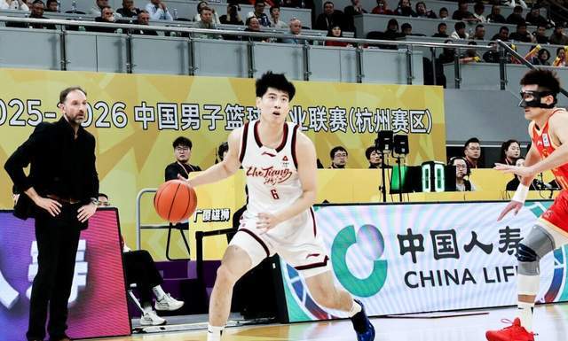 mk体育官网-砍27分+7记三分！国手后卫打法堪比CBA小外援，率队掀翻卫冕冠军